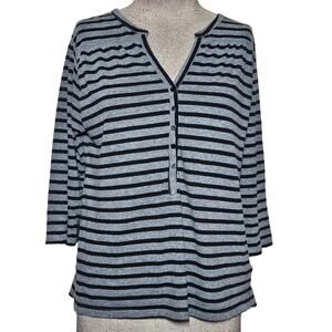 Bongo Gray Striped V Neck Tee Size Large